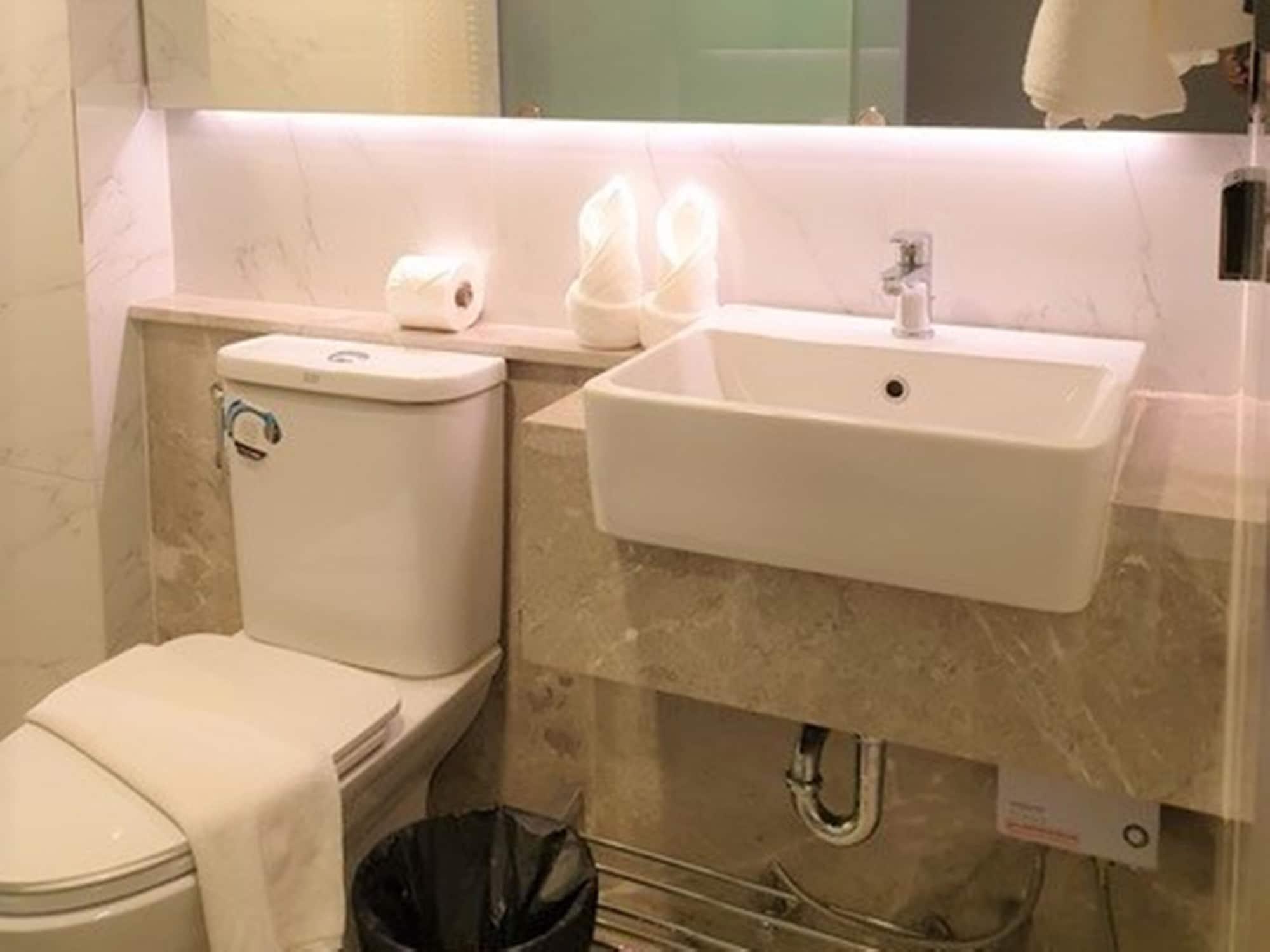Hotel Ekamai 3*