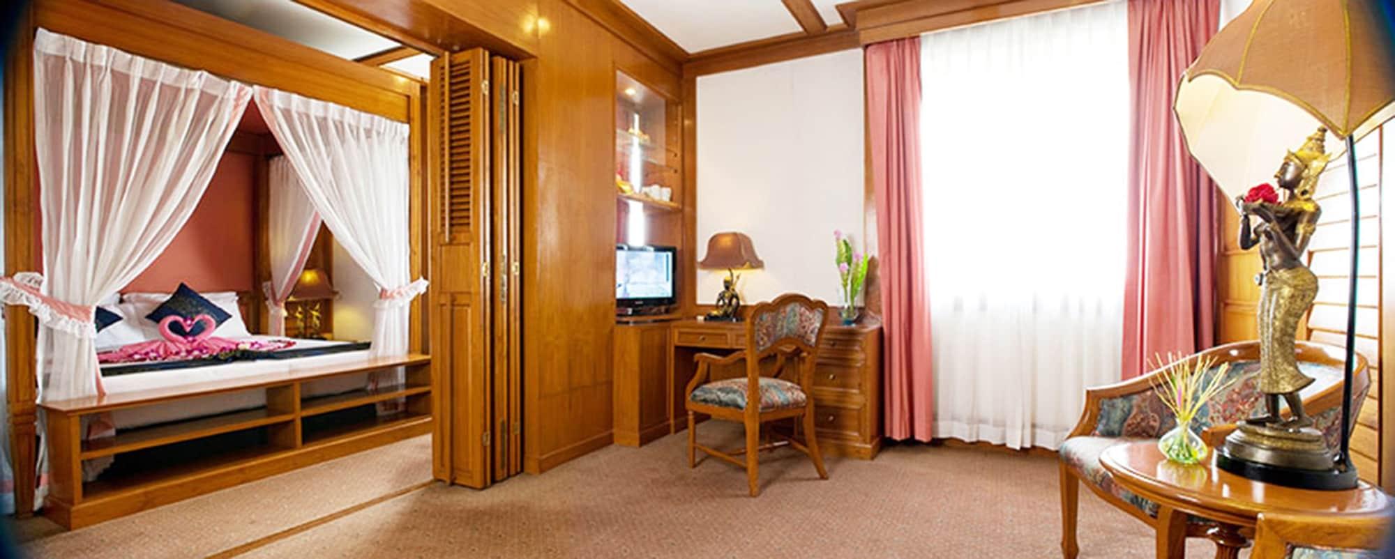 Hotel Centre - Sha Extra Plus 4*
