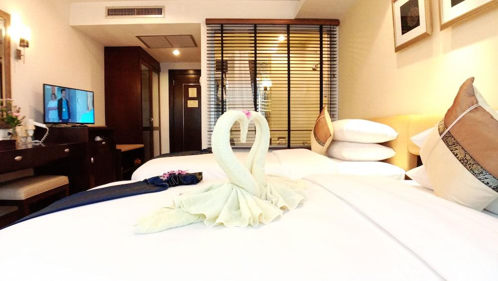 Centre - Sha Extra Plus Hotel 4*