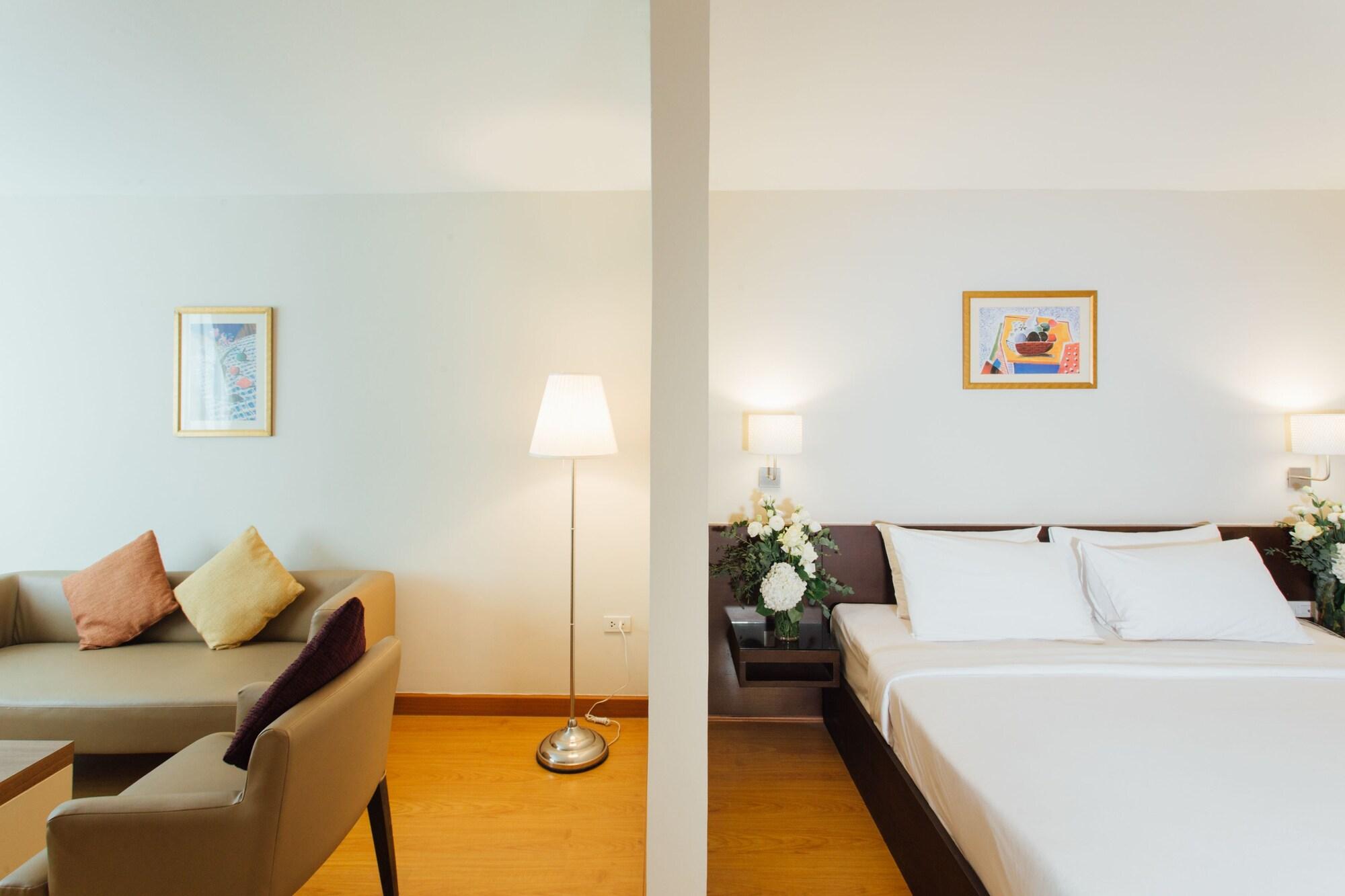 Seasons Siam Hotel Bangkok