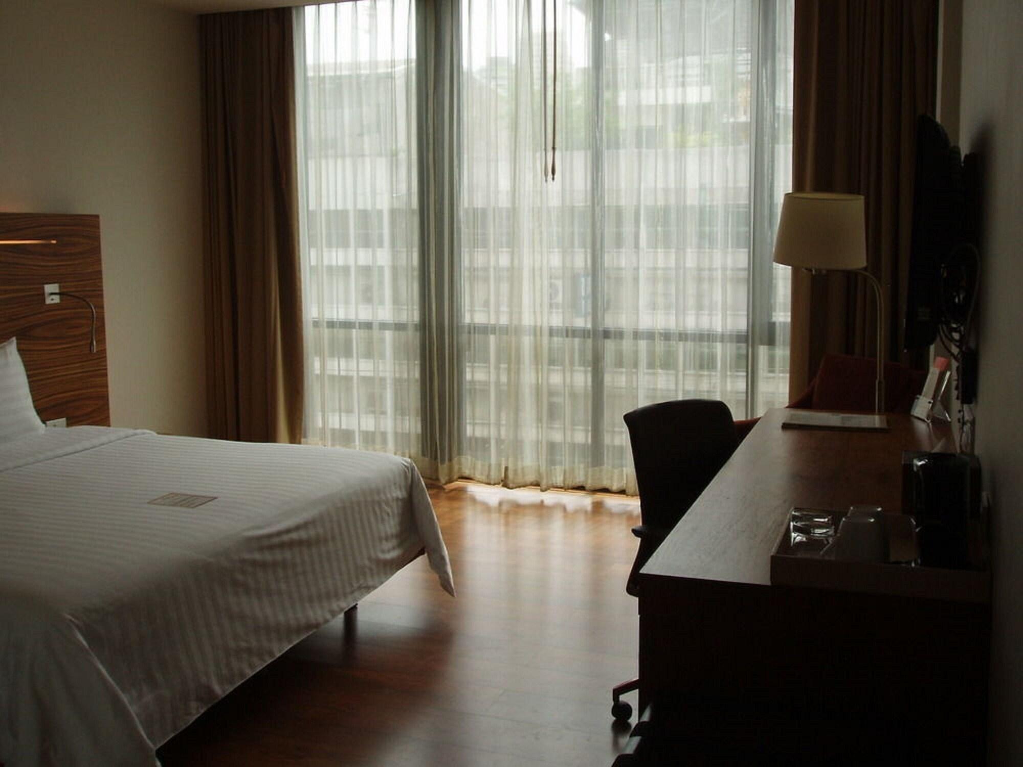 Sacha's Uno Sha Hotel