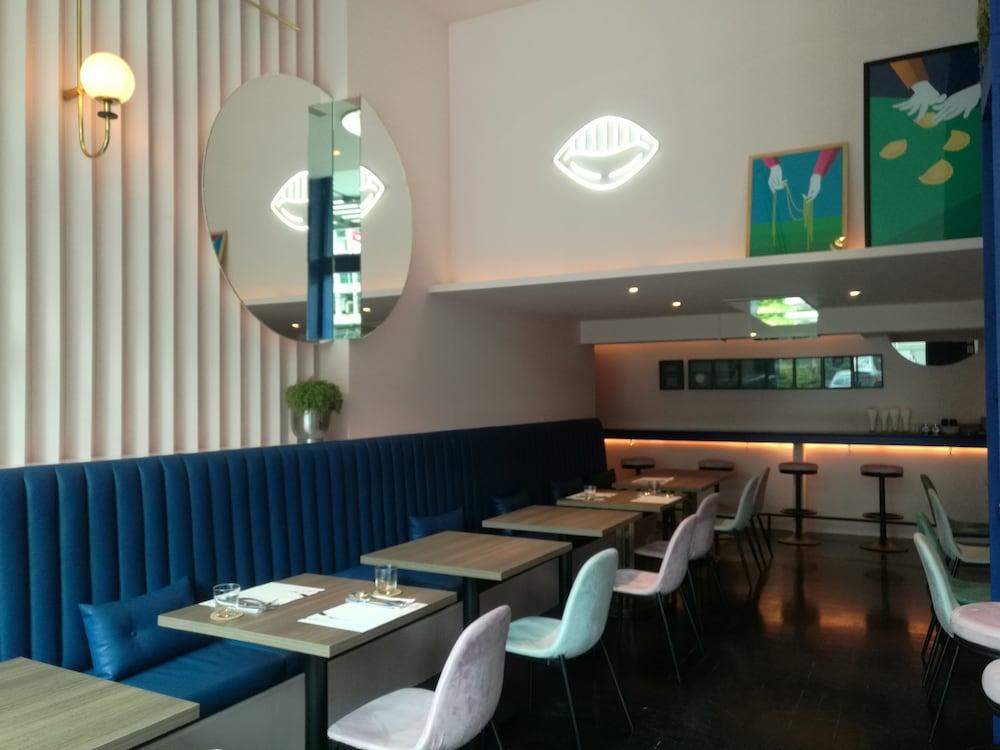 Sacha's Uno Sha Hotel 3*