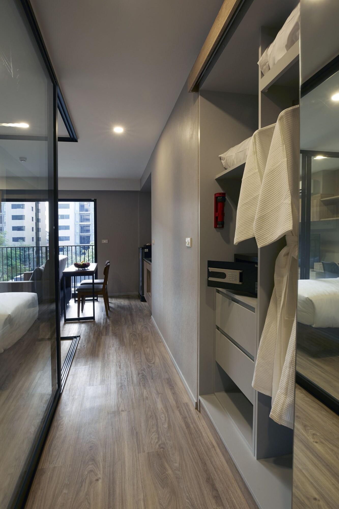 Blossom Sathorn By Tvc Bangkok