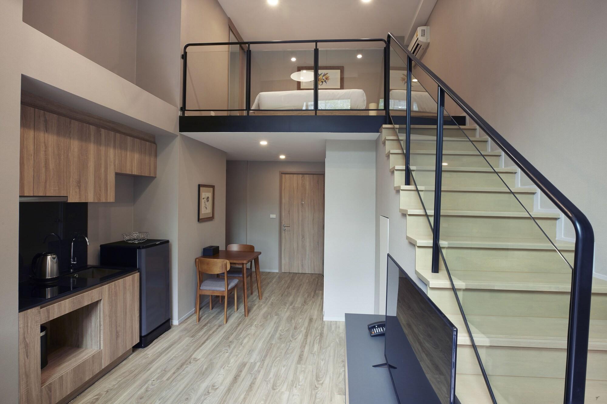 Blossom Sathorn By Tvc 3*
