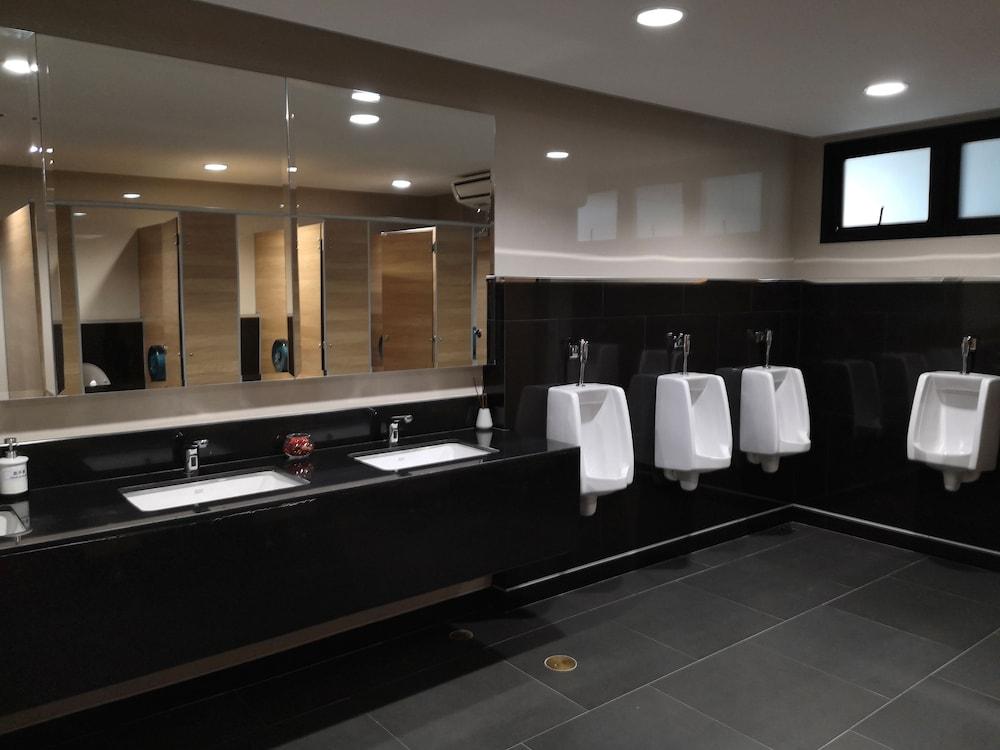 O2 Luxury Hotel 4*