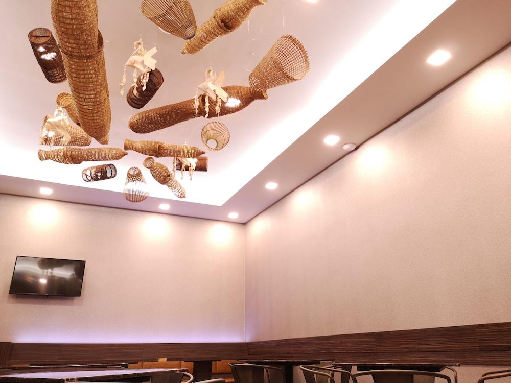 O2 Luxury Hotel 4*
