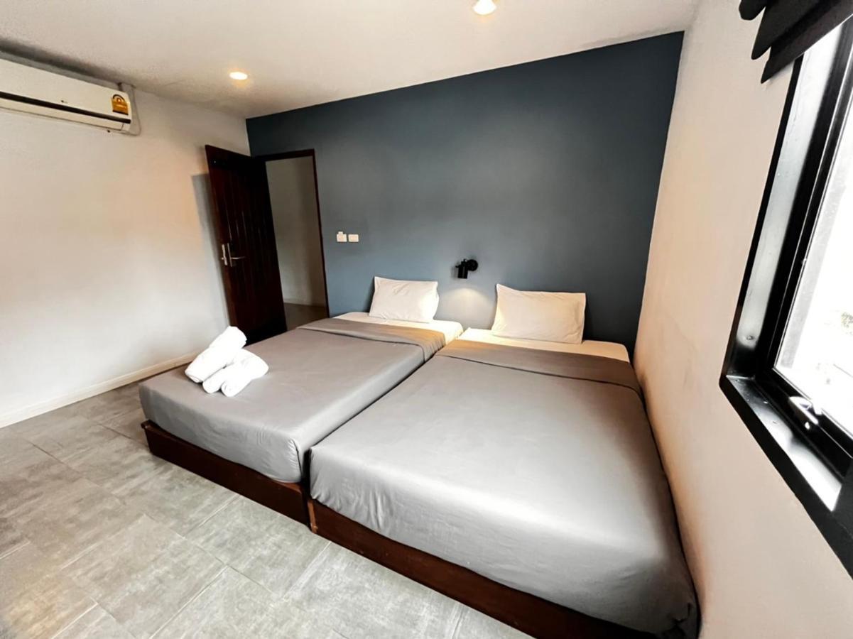 Wire Prakhanong Hotel 2*