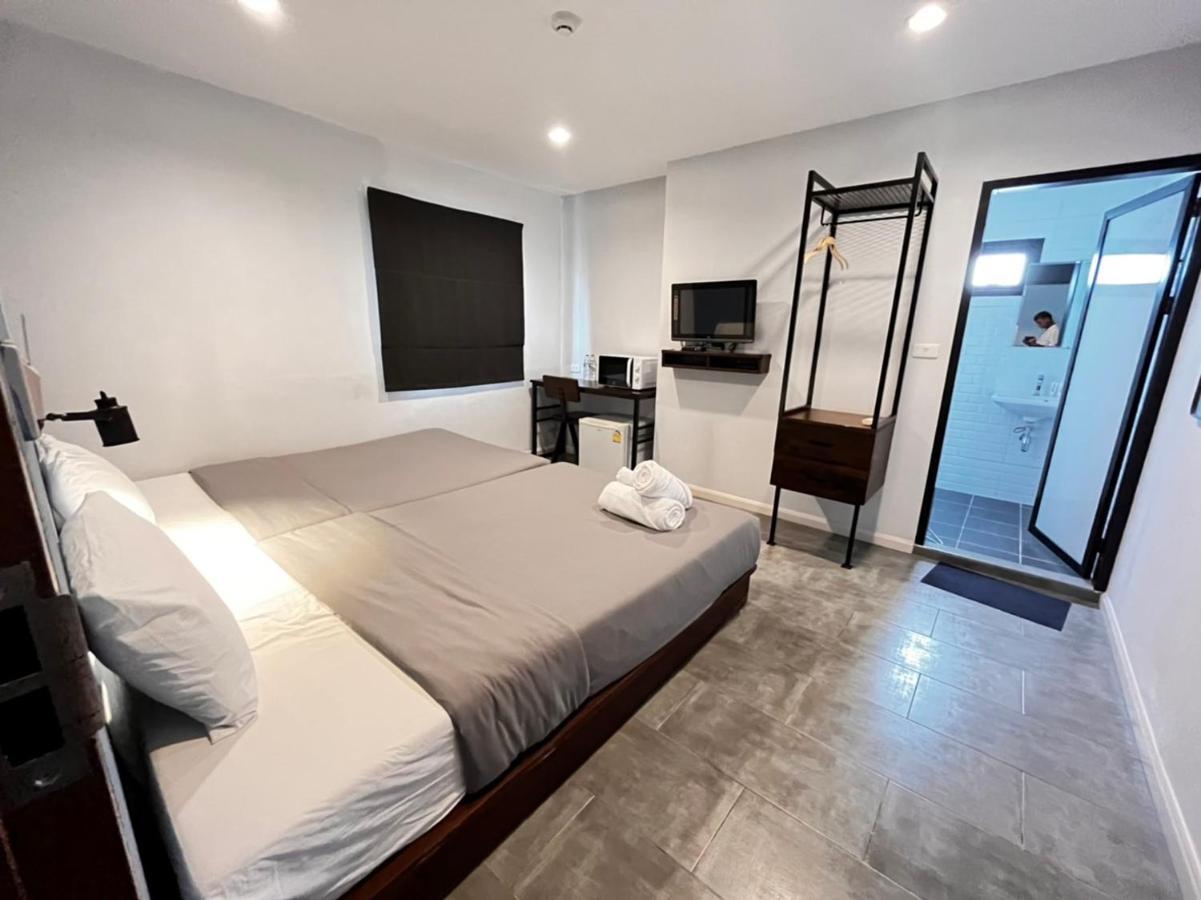 Hotel Wire Prakhanong