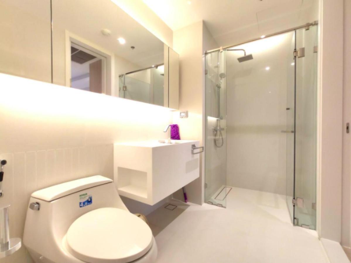 Apartment Sukhumvit 11#luxury#pool#gym#bts Nana&mrt Sukhumvit#1br#max2ppl *
