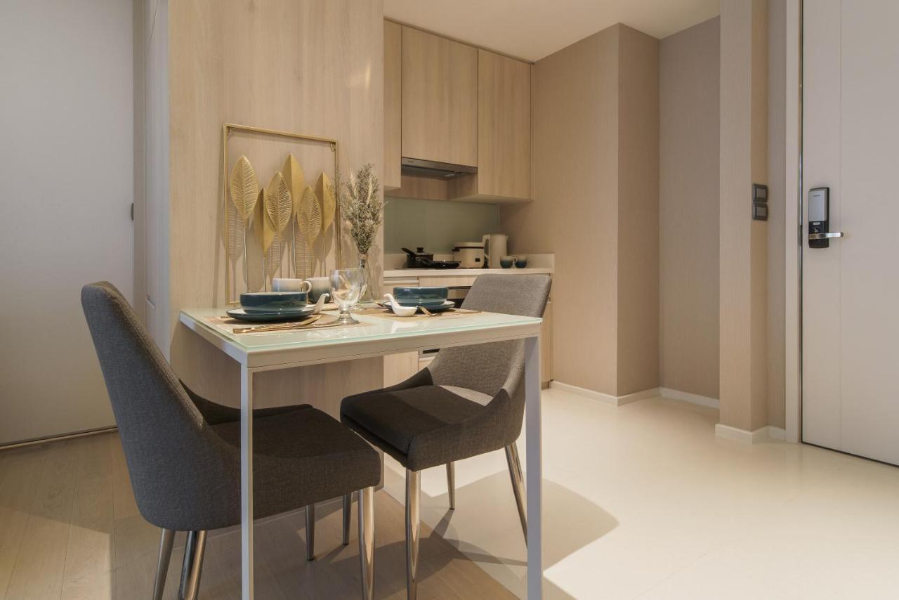 Apartment Sukhumvit 11#luxury#pool#gym#bts Nana&mrt Sukhumvit#1br#max2ppl Bangkok