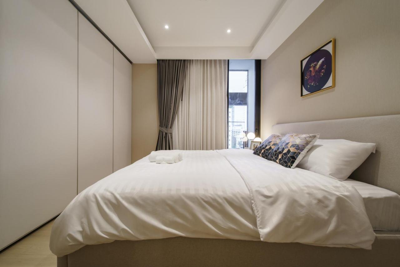 Apartment Sukhumvit 11#luxury#pool#gym#bts Nana&mrt Sukhumvit#1br#max2ppl Bangkok