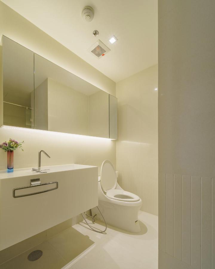 Apartment Sukhumvit 11#luxury#pool#gym#bts Nana&mrt Sukhumvit#1br#max2ppl *