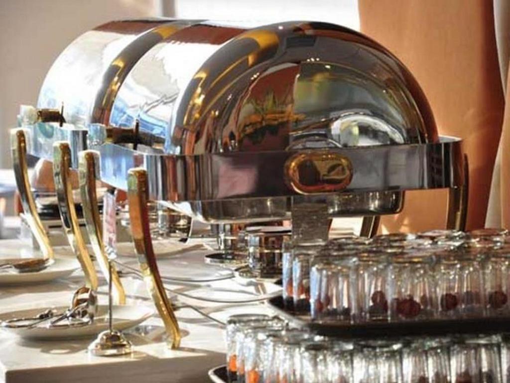 Thamrongin Hotel 3*
