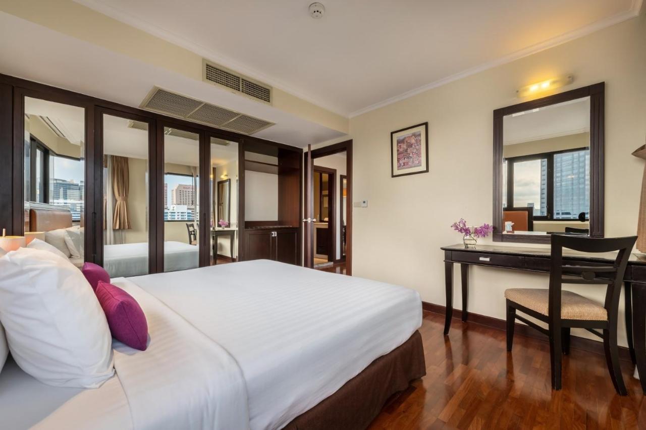 Bandara Silom, Hotel