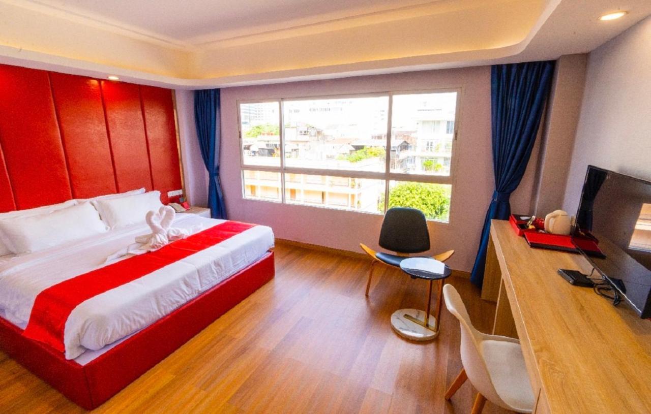 Sapphire Silom Hotel