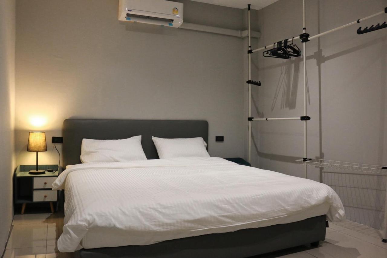 Nato House Ekkamai Aparthotel
