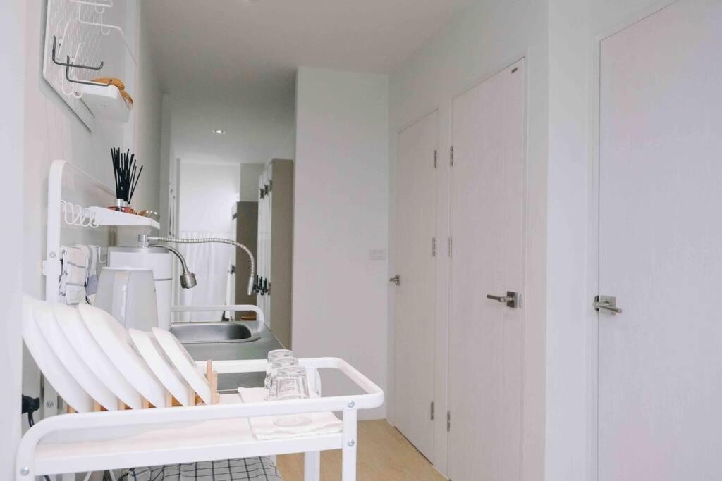 Apartment 820house - Entire Floor 4 Beds *