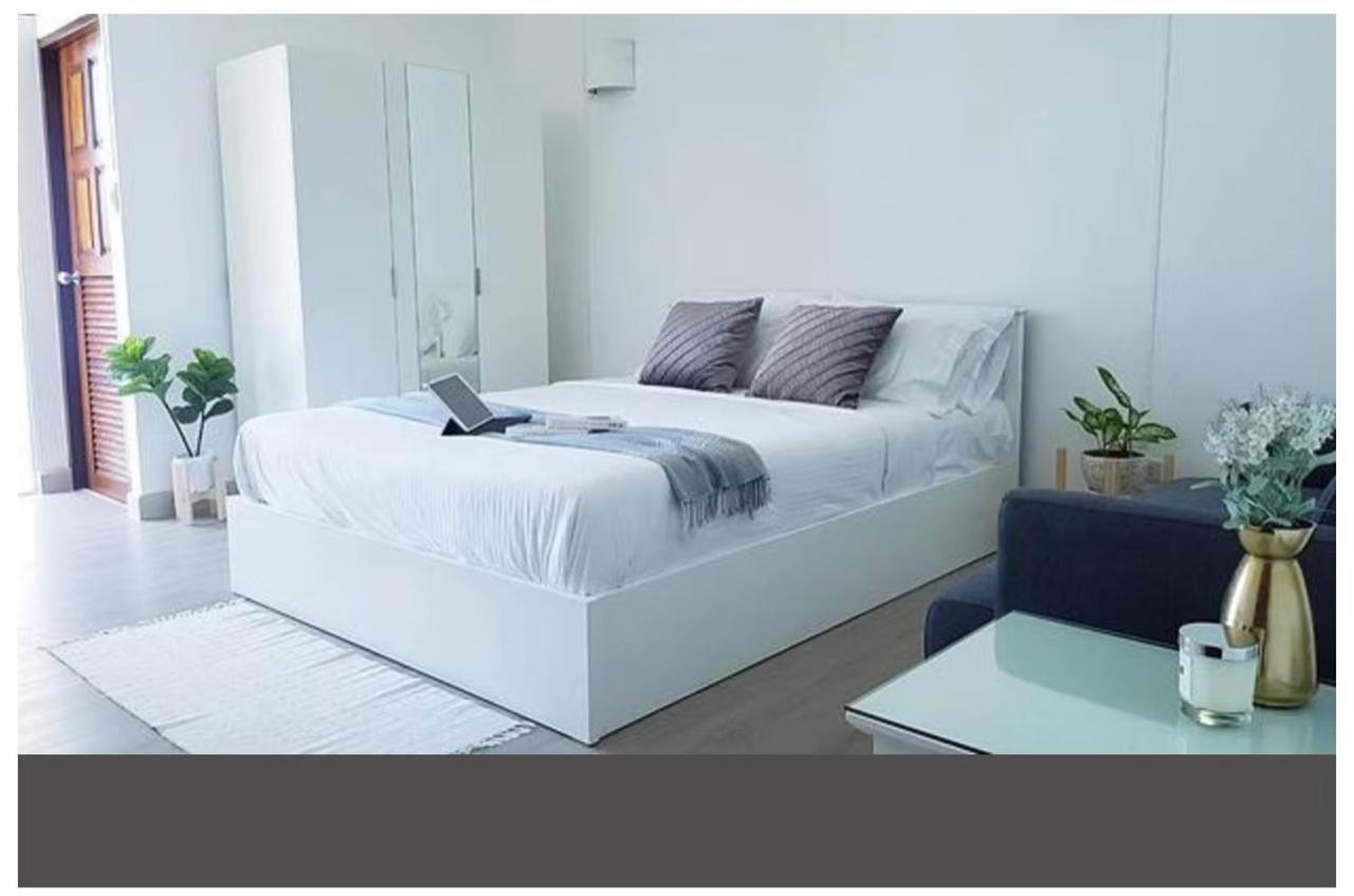 Thanaree Place Aparthotel