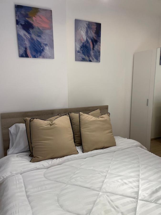 Breezy With Balcony View Sukhumvit77 Apartment