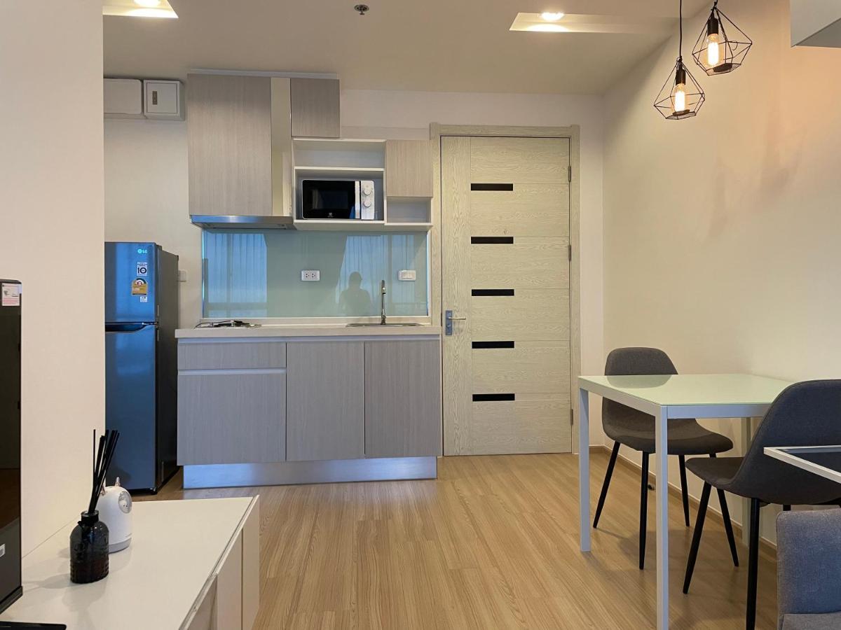Breezy With Balcony View Sukhumvit77 Bangkok
