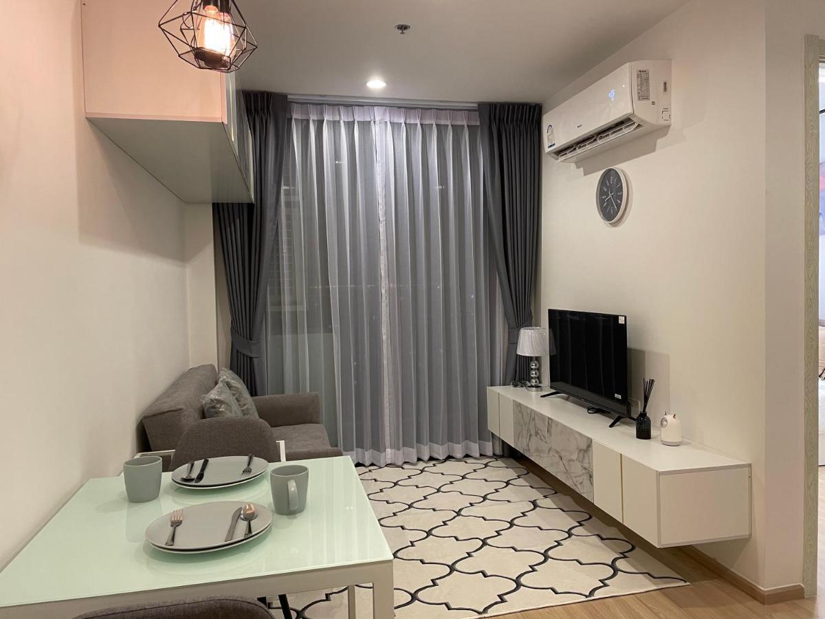 Breezy With Balcony View Sukhumvit77 Bangkok