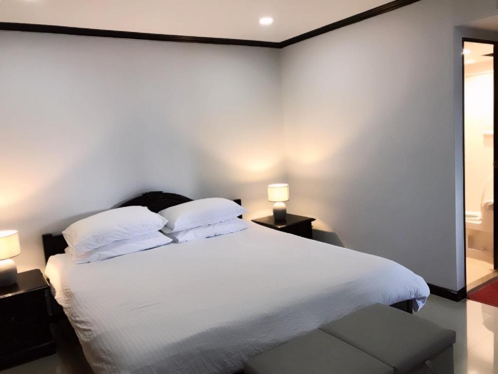 Apartment Omnitower Two Bedroom Cozy