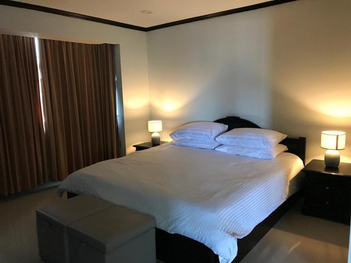 Omnitower Two Bedroom Cozy *