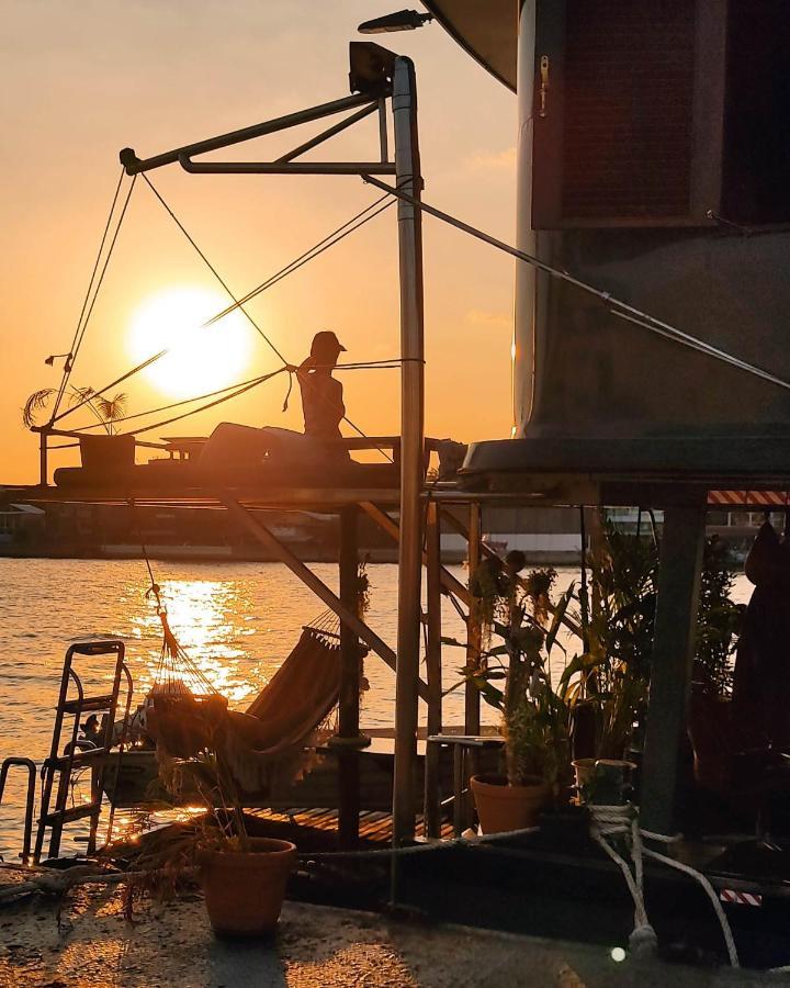 Sabai Sabai Liveaboard Botel