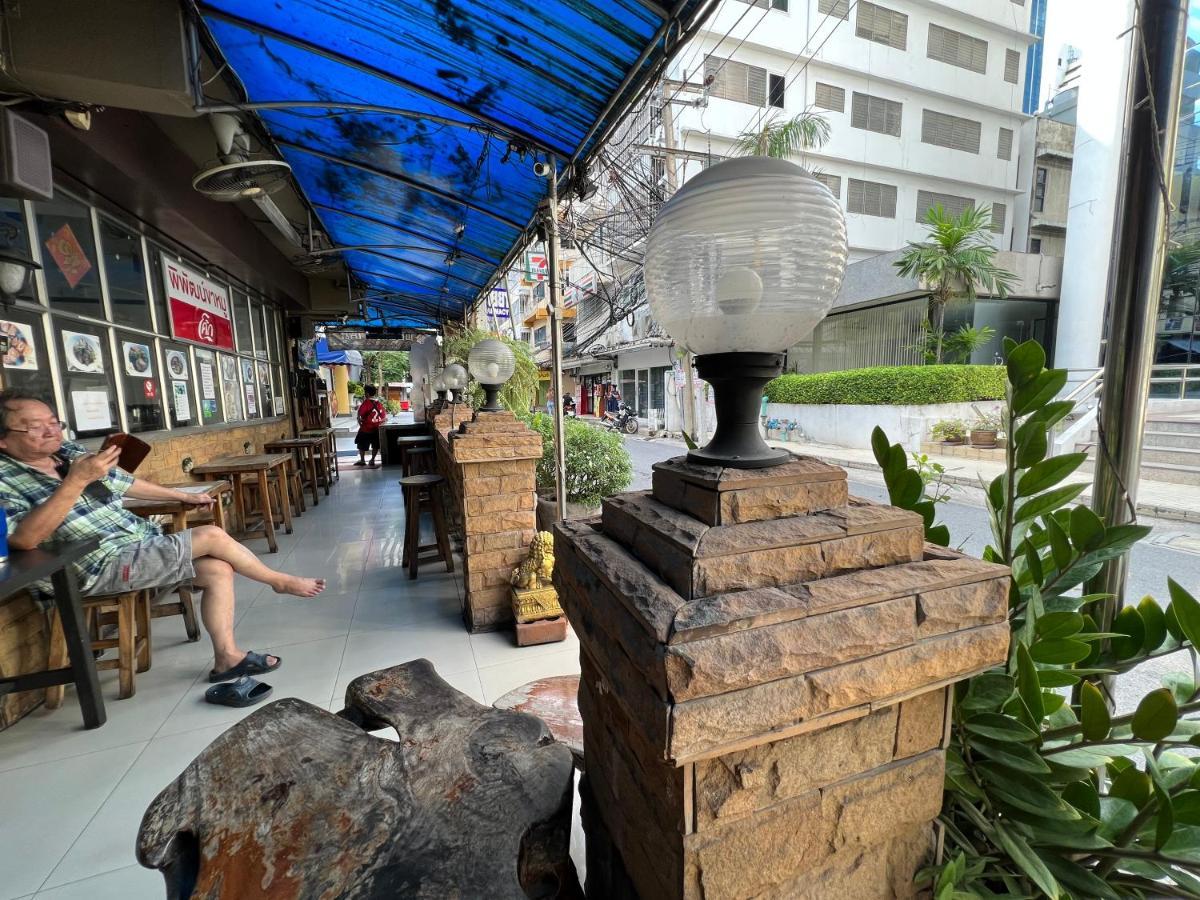 Thaiphiphat House *