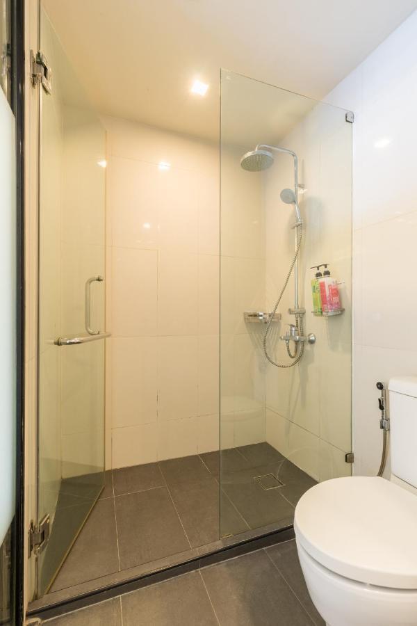 Stylish ,2beds, Free Wi-fi,netflix, Bts Asok, Sukhumvit Apartment
