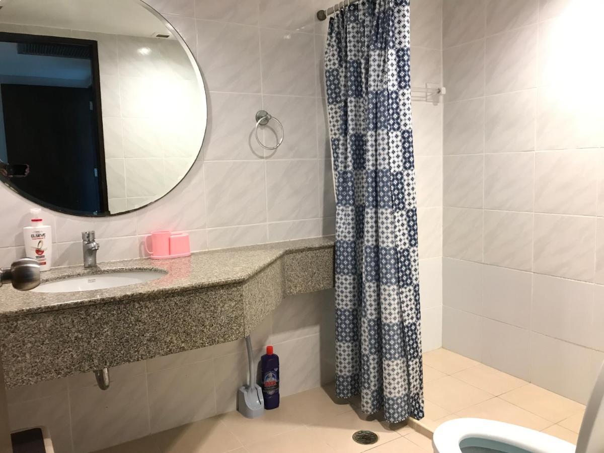 Omnitower Two Bedroom Cozy