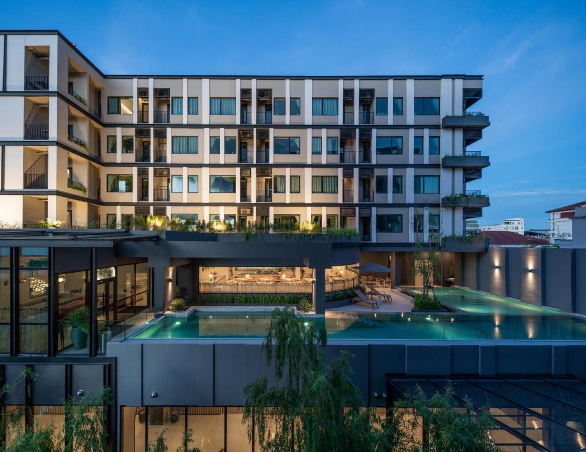 Mii Srinakarin Hotel 5*