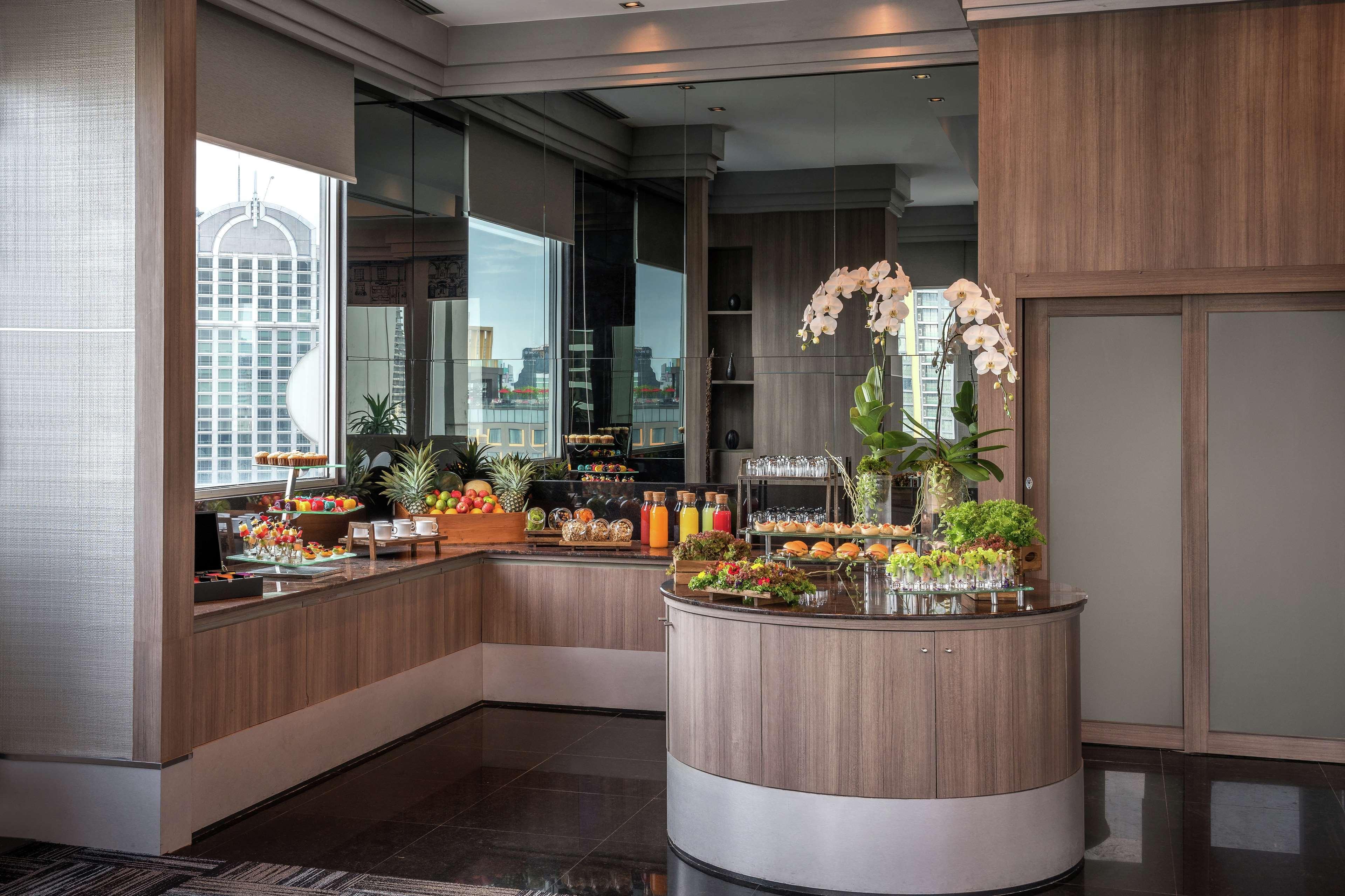 Doubletree By Hilton Ploenchit Bangkok