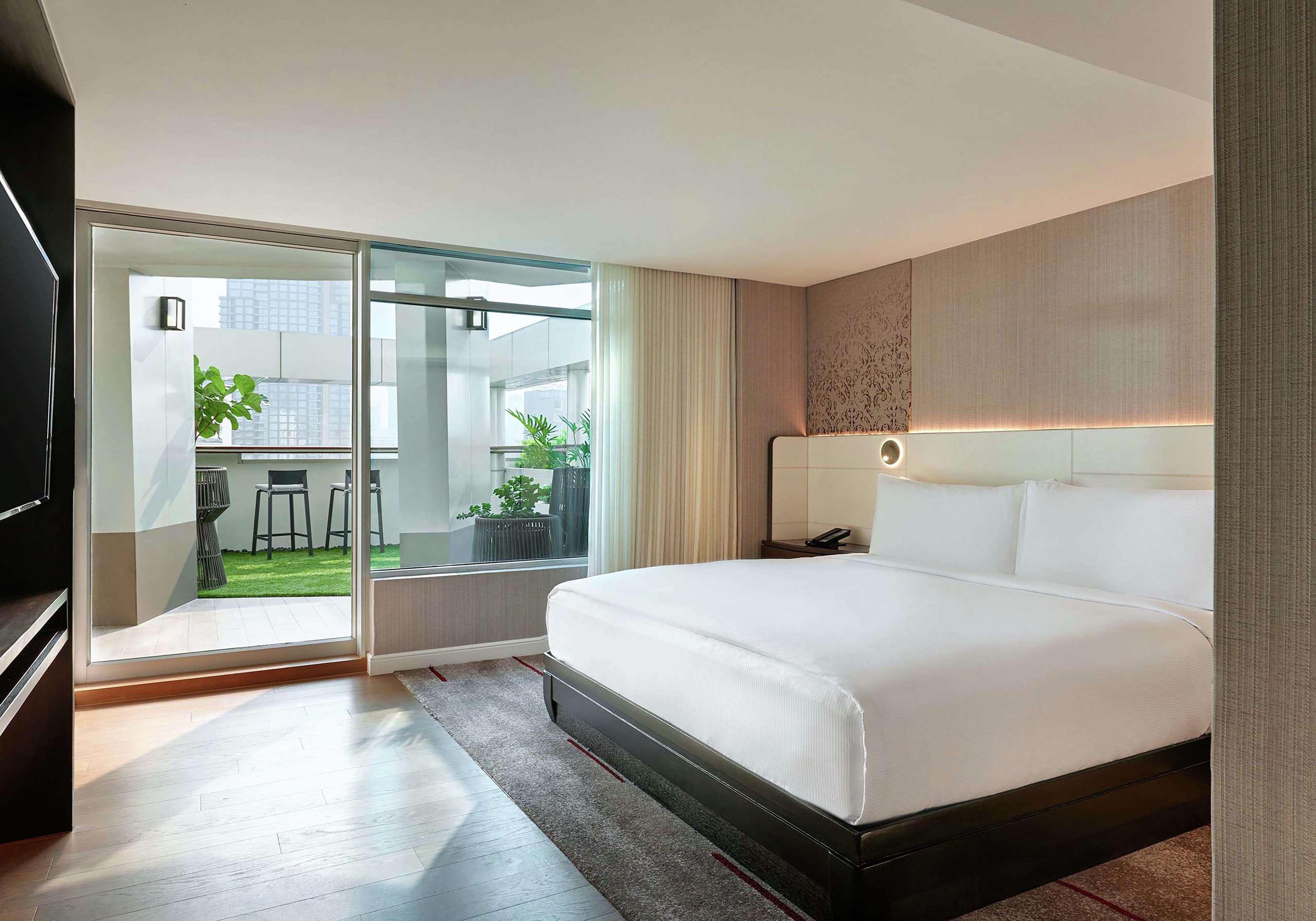 Doubletree By Hilton Ploenchit 4*