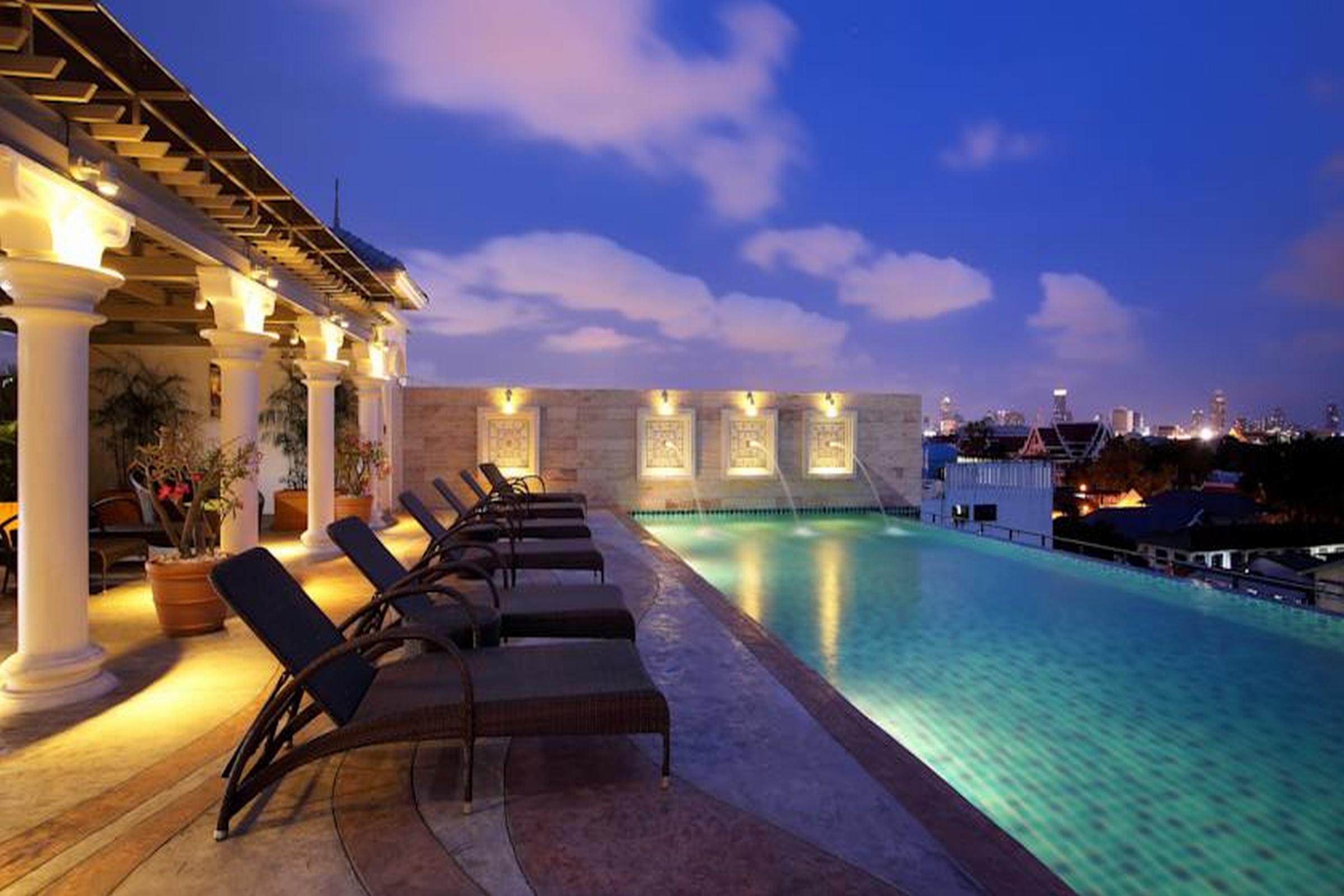 Chillax Hotel 4*