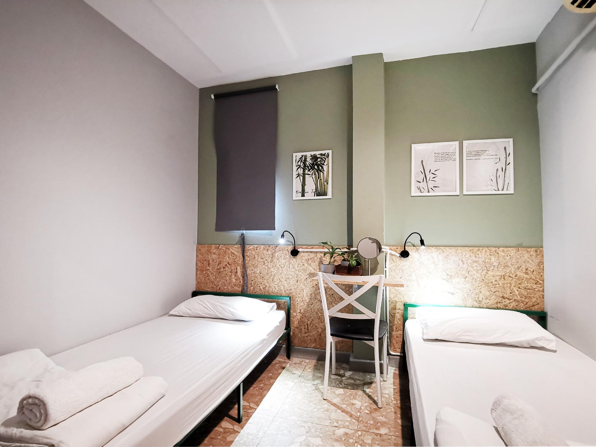 Foresttel.bkk Hostel