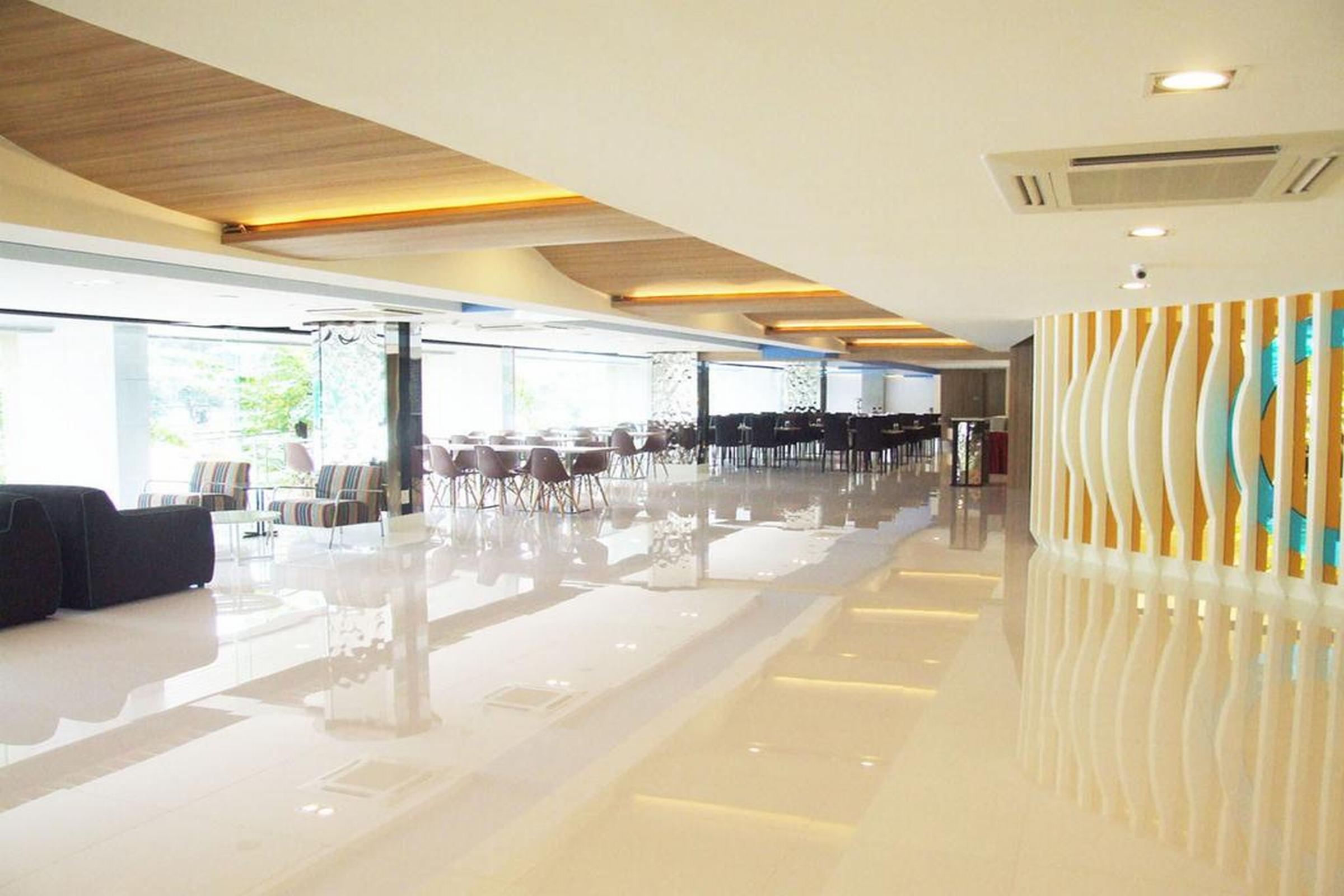 Grand Tower Sathorn Hotel 4*