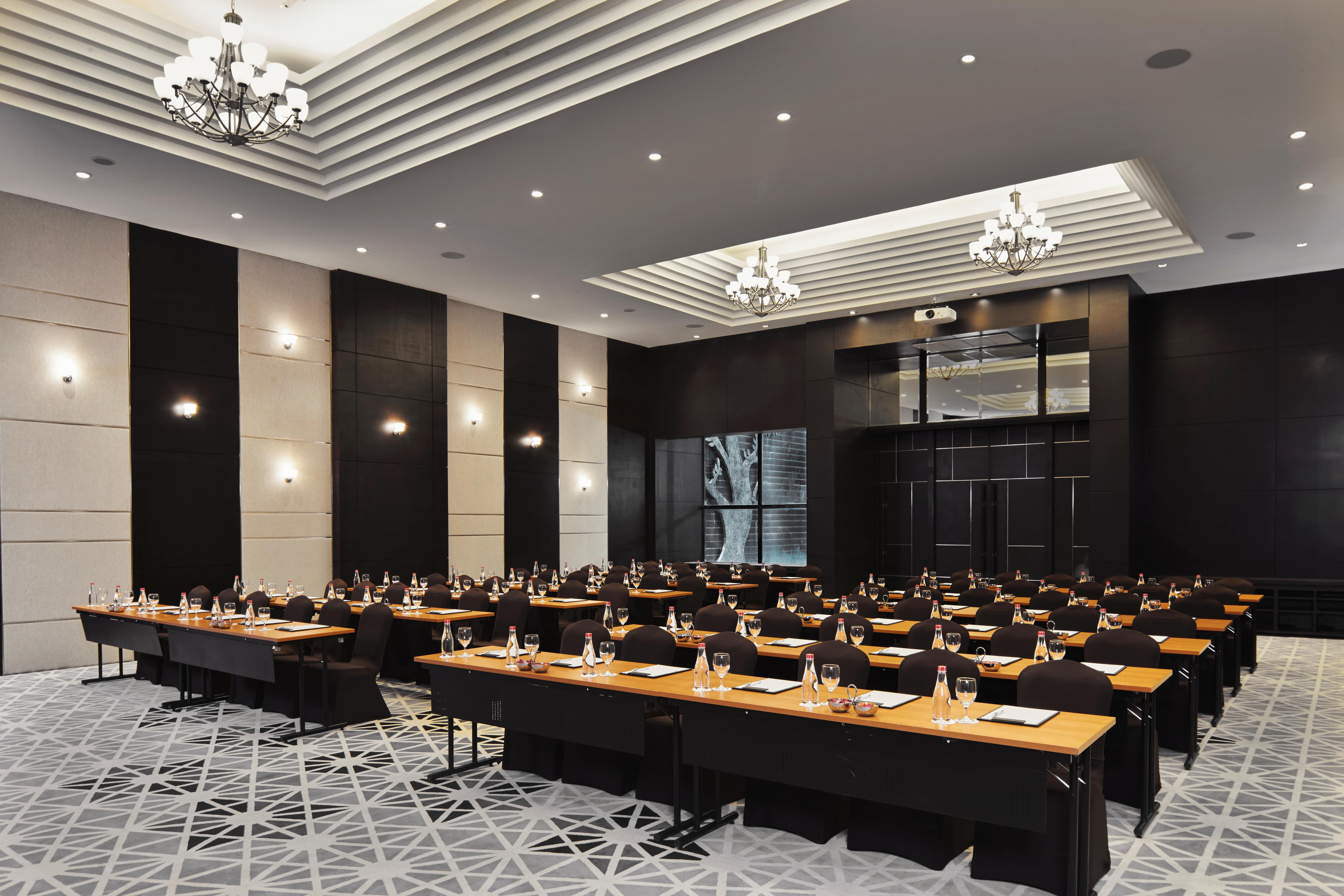 Mövenpick Sukhumvit 15 - Sha Extra Certified 5* Bangkok