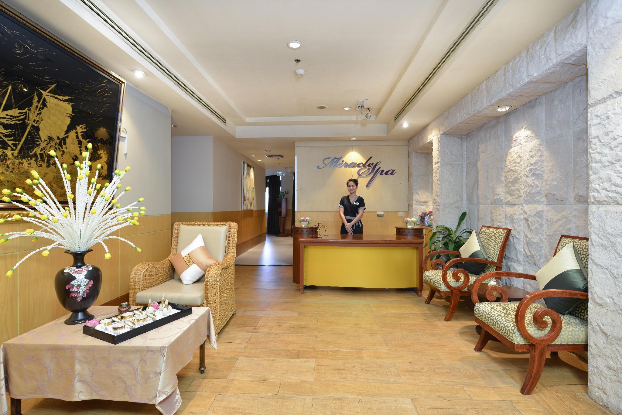 Miracle Grand Convention Hotel 4*