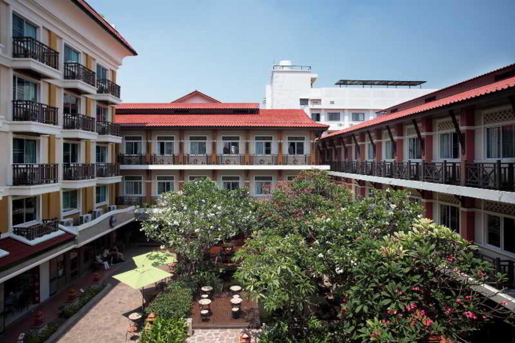 Inn Rambuttri Village Plaza 3*