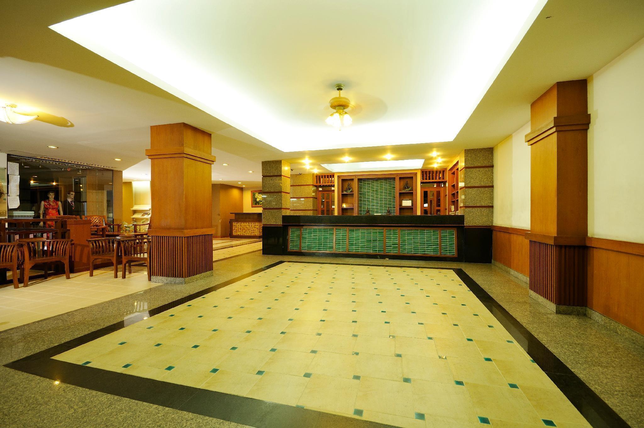 Inn Rambuttri Village Plaza 3*