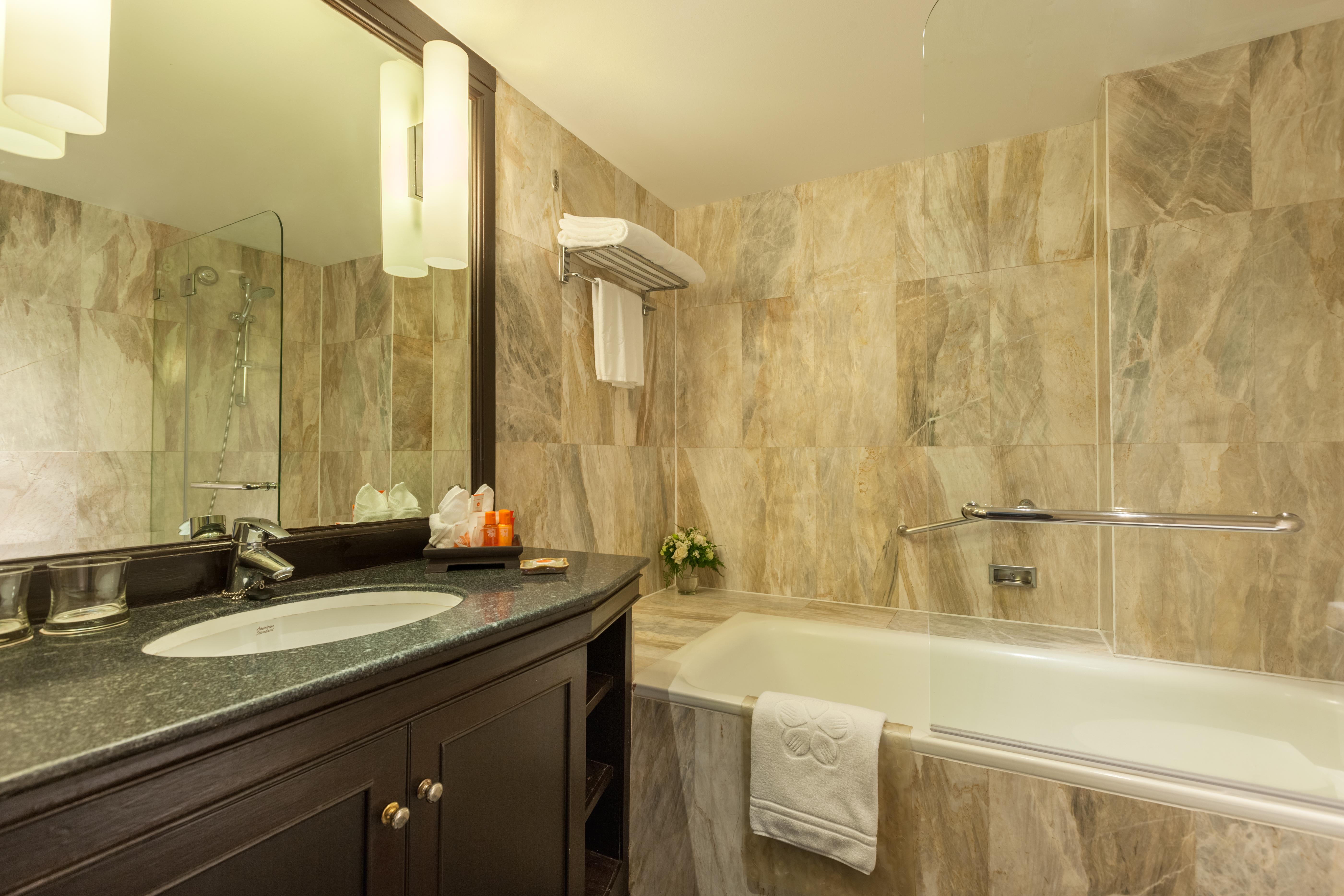 Rembrandt Hotel&suites Sha Plus Certified Bangkok