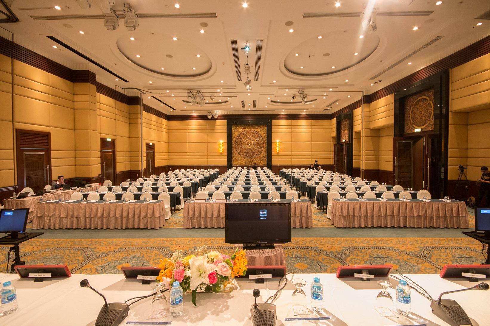 Golden Tulip Sovereign Hotel 4*