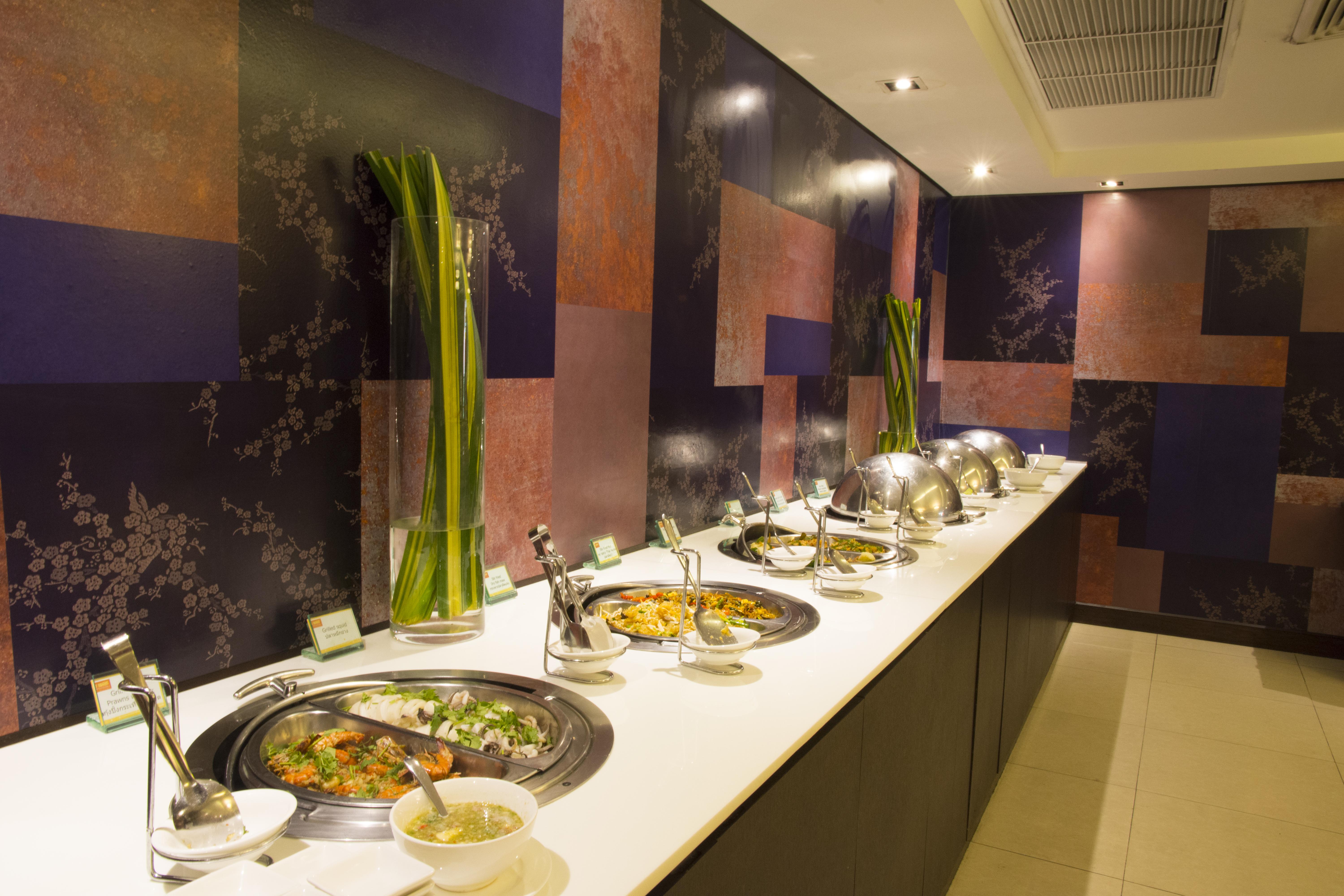 Bandara Silom, 4*
