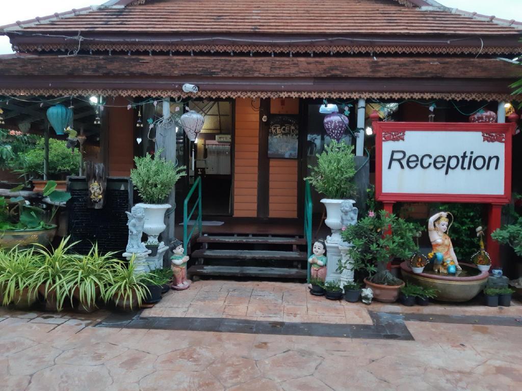 Resor Montri Donmuang Bangkok