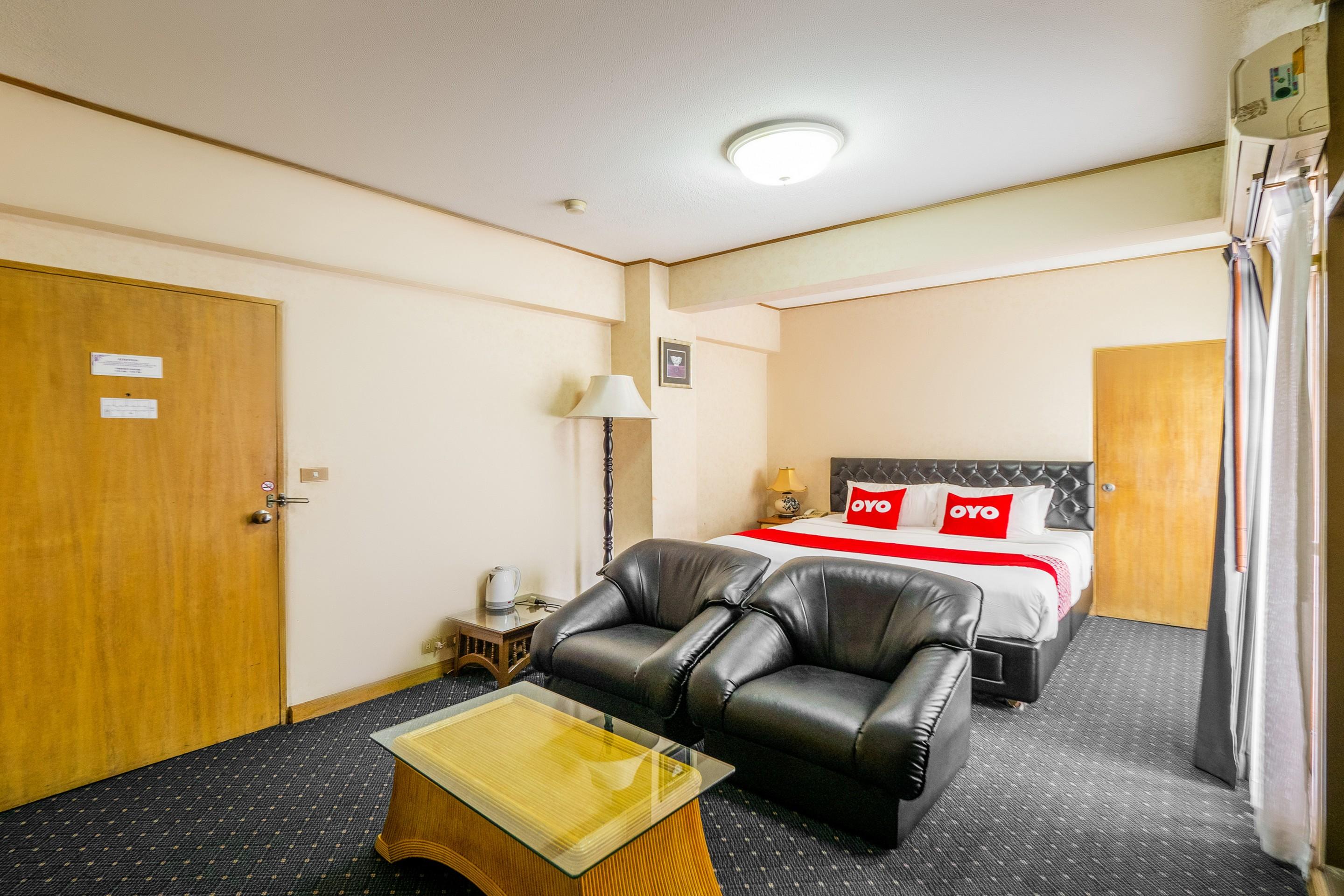 12pm Hotel 3*