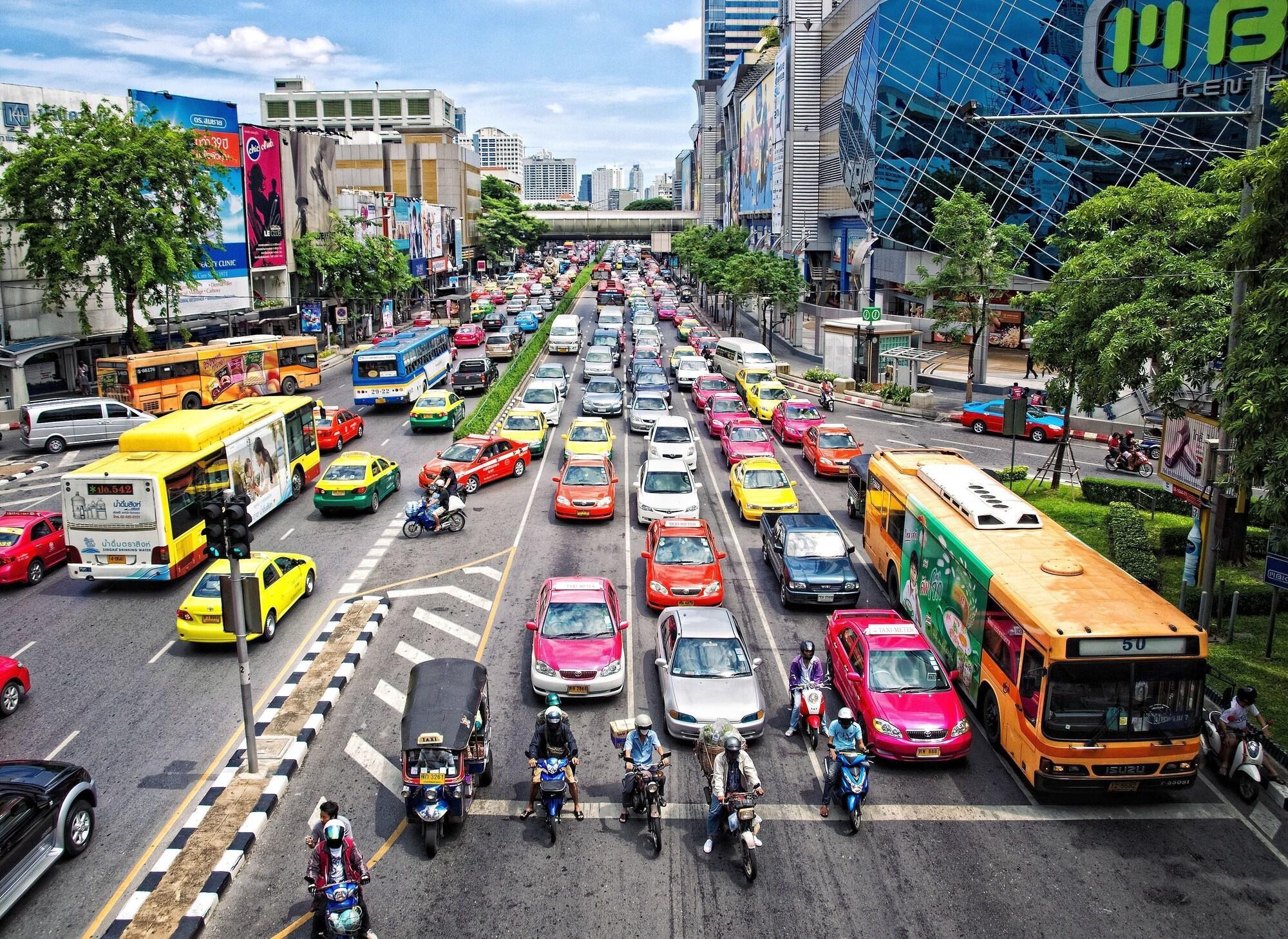 Live Local 2* Bangkok