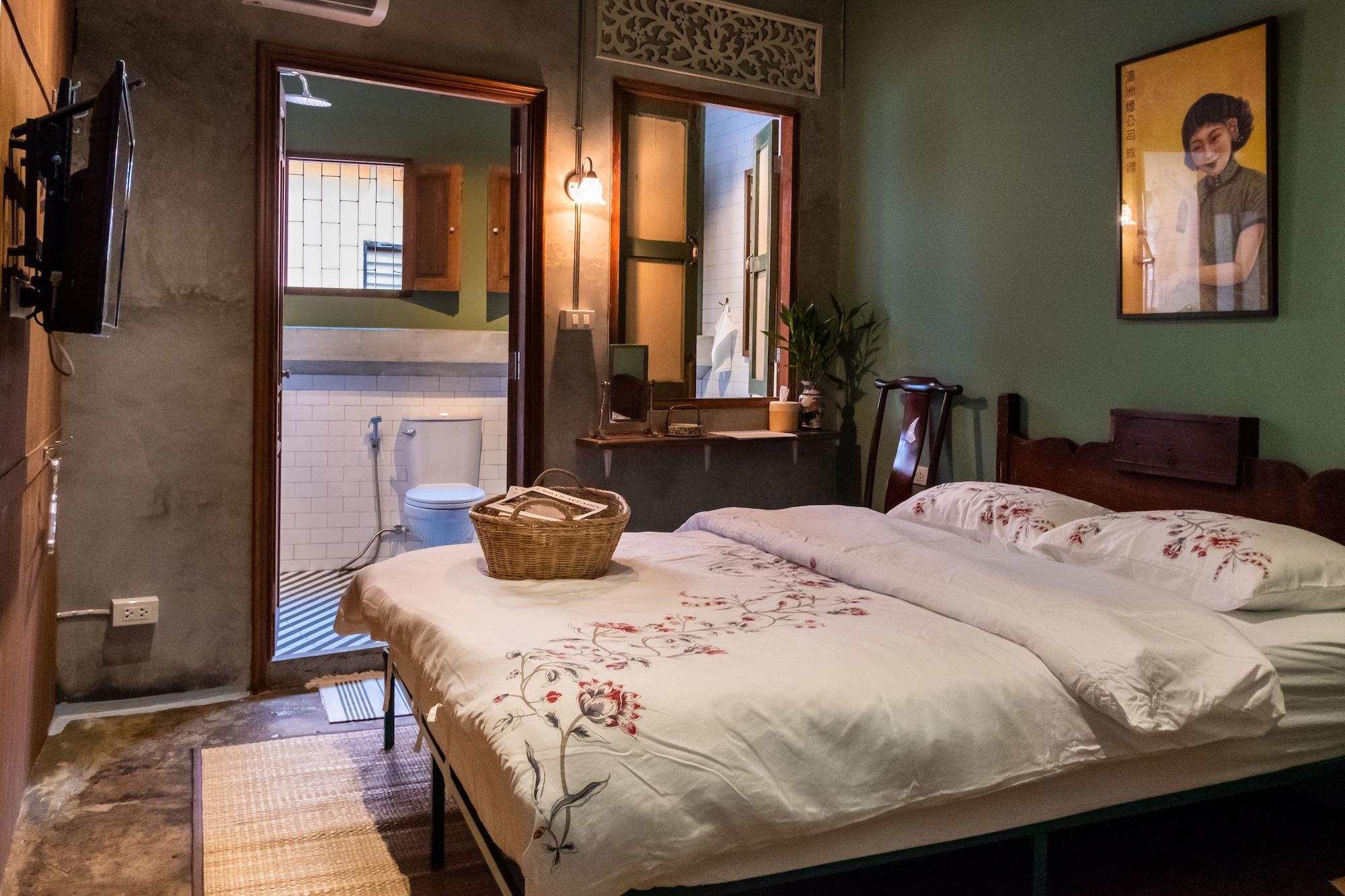 Live Local Hotel 2*