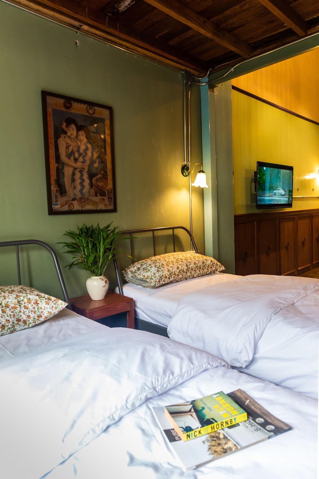 Hotel Live Local 2*