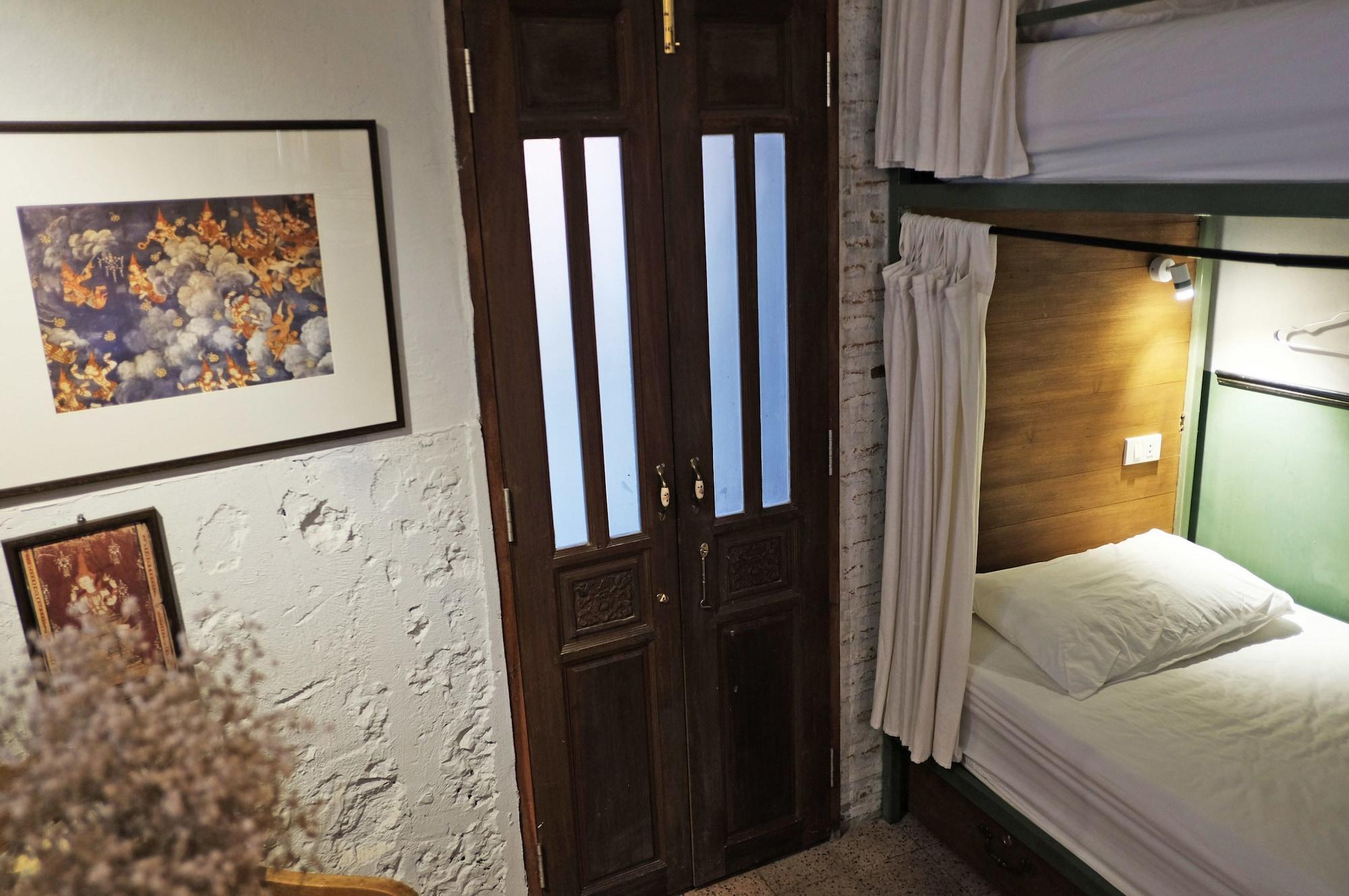 Live Local Hotel 2*
